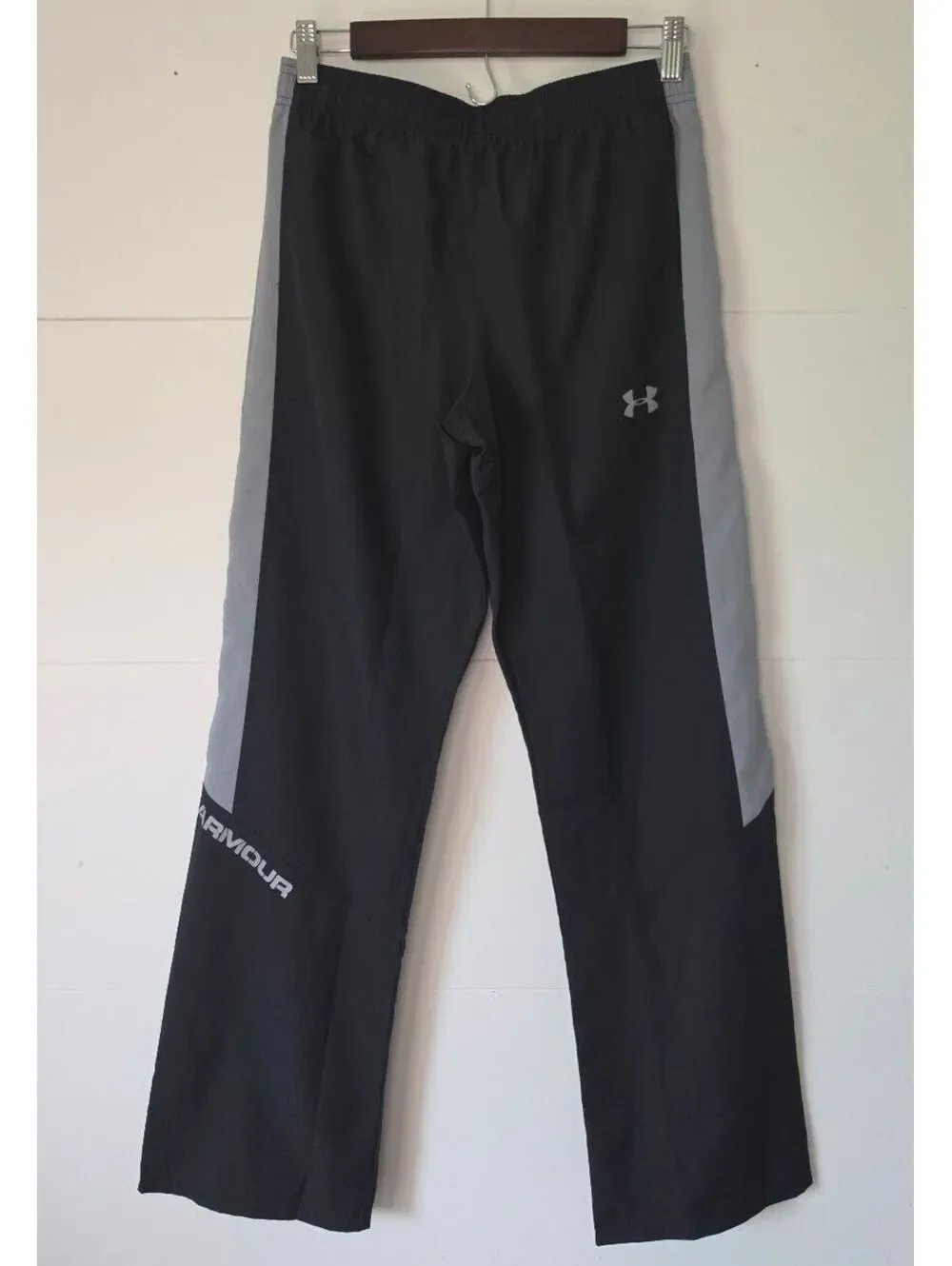 NWT Under Armour Boys Black Gray Track Warm Up Pants, loose fit,YLG 14/16, #130